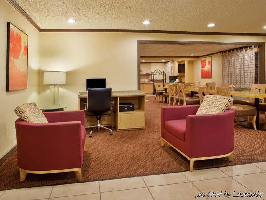 La Quinta By Wyndham Hotel